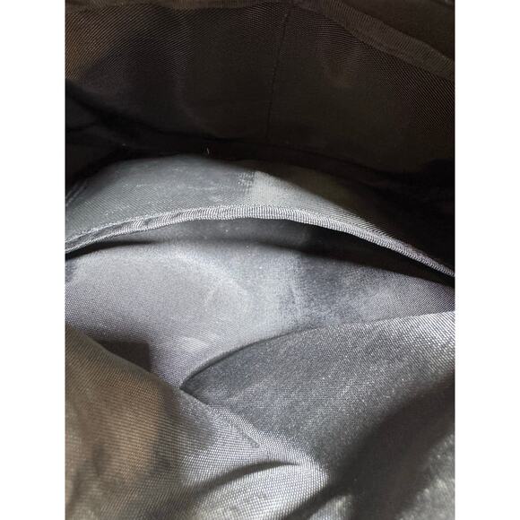 Stone Mountain Leather Ivory Crossbody Handbag Minimalist Quiet Luxury Zippered - Picture 8 of 10